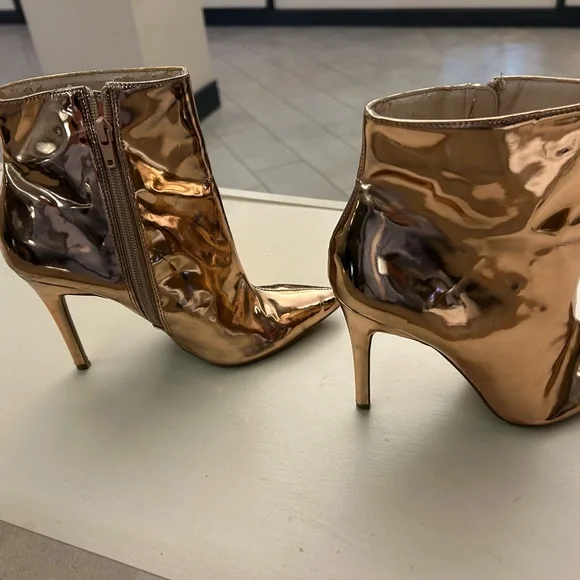 Boots Elegant Metallic Ankle Boots 7 Great gold metallic color! CLEAN WILD DIVA - Picture 6 of 11